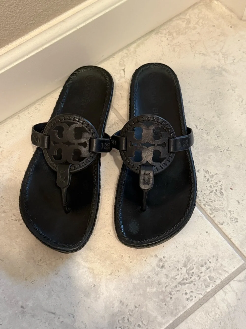 Classic Tory Burch Sandal - Picture 1 of 4